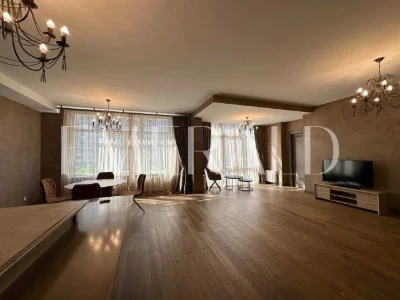 Квартира з характером. 120м² у клубному будинку "Новопечерсь