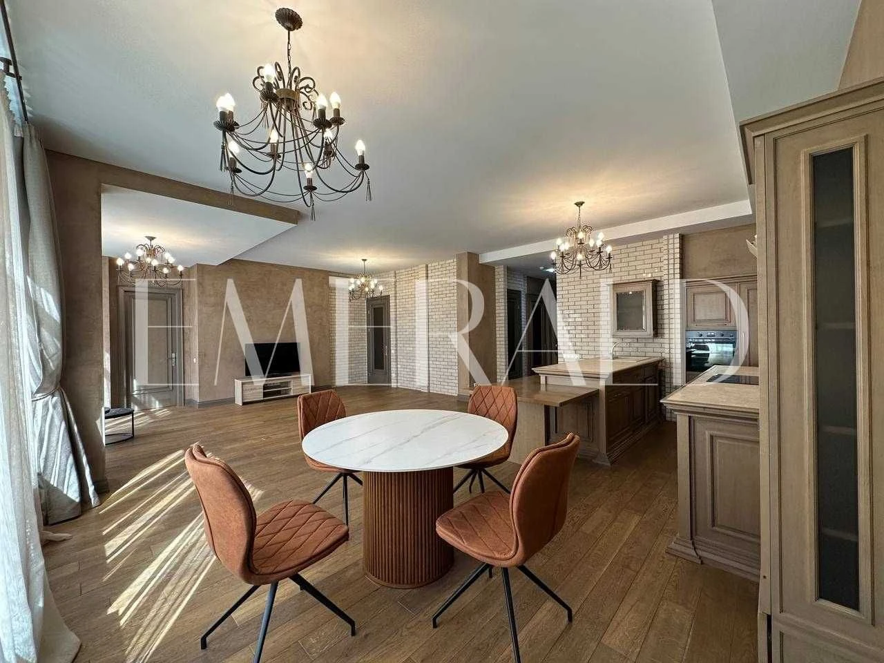 Квартира з характером. 120м² у клубному будинку "Новопечерсь