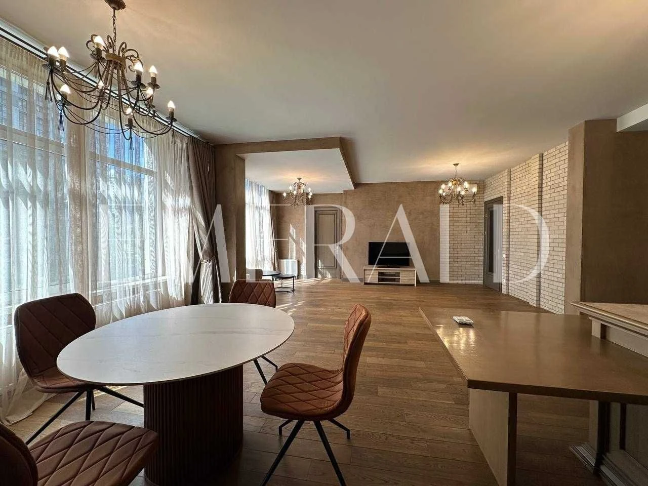 Квартира з характером. 120м² у клубному будинку "Новопечерсь