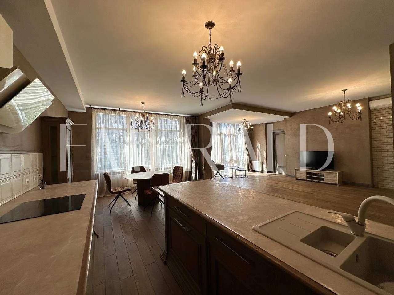 Квартира з характером. 120м² у клубному будинку "Новопечерсь