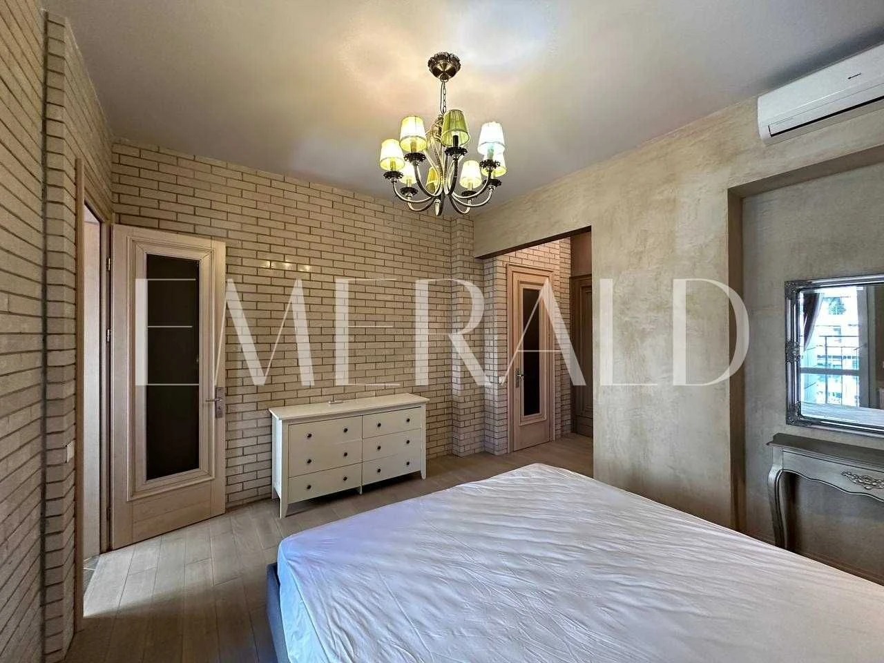 Квартира з характером. 120м² у клубному будинку "Новопечерсь