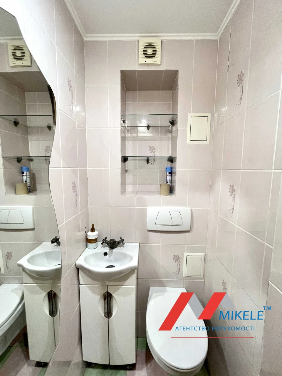 Без комісії Продаж 1к квартира з ремонтом Драгоманова 23 м.
