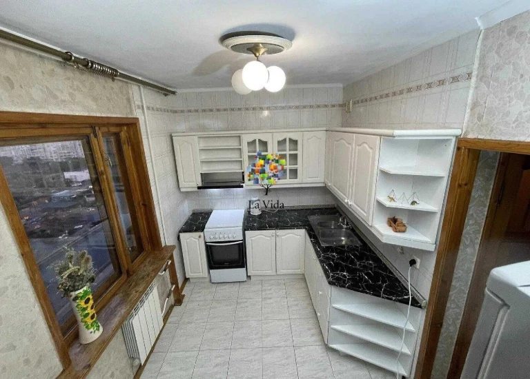 Продам 3к. квартиру вул. Срібнокільська, 16
