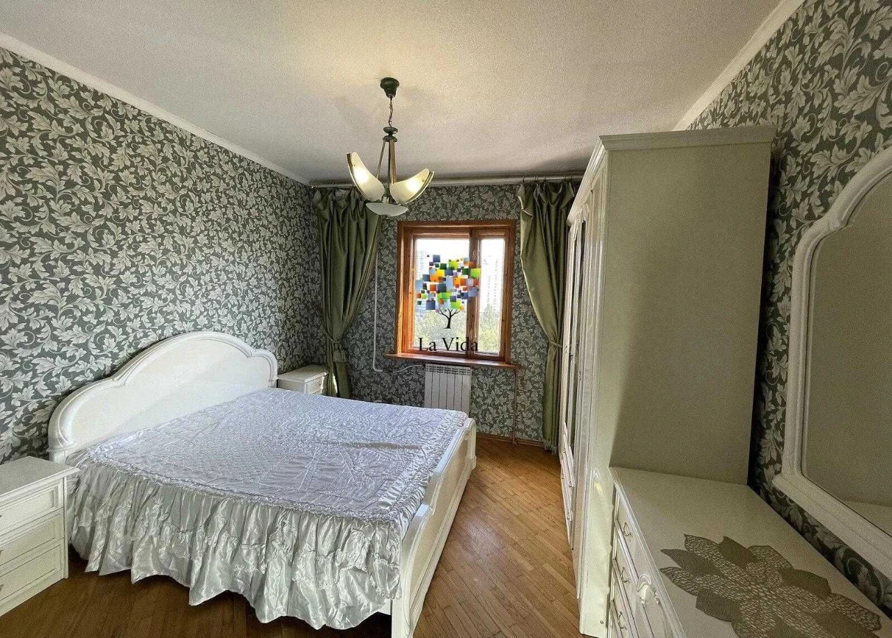Продам 3к. квартиру вул. Срібнокільська, 16