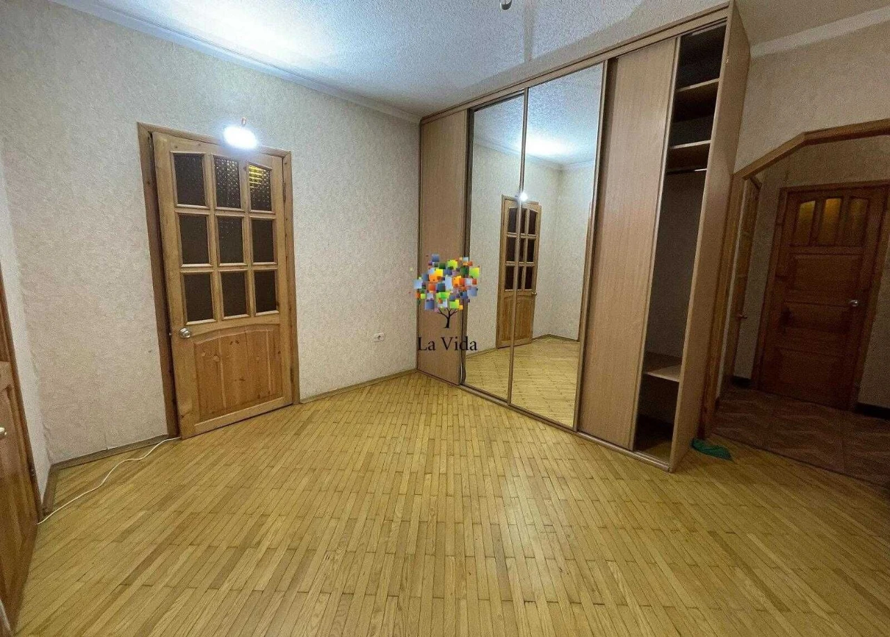 Продам 3к. квартиру вул. Срібнокільська, 16