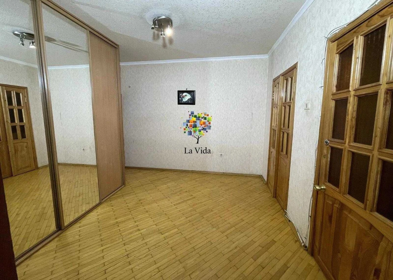 Продам 3к. квартиру вул. Срібнокільська, 16