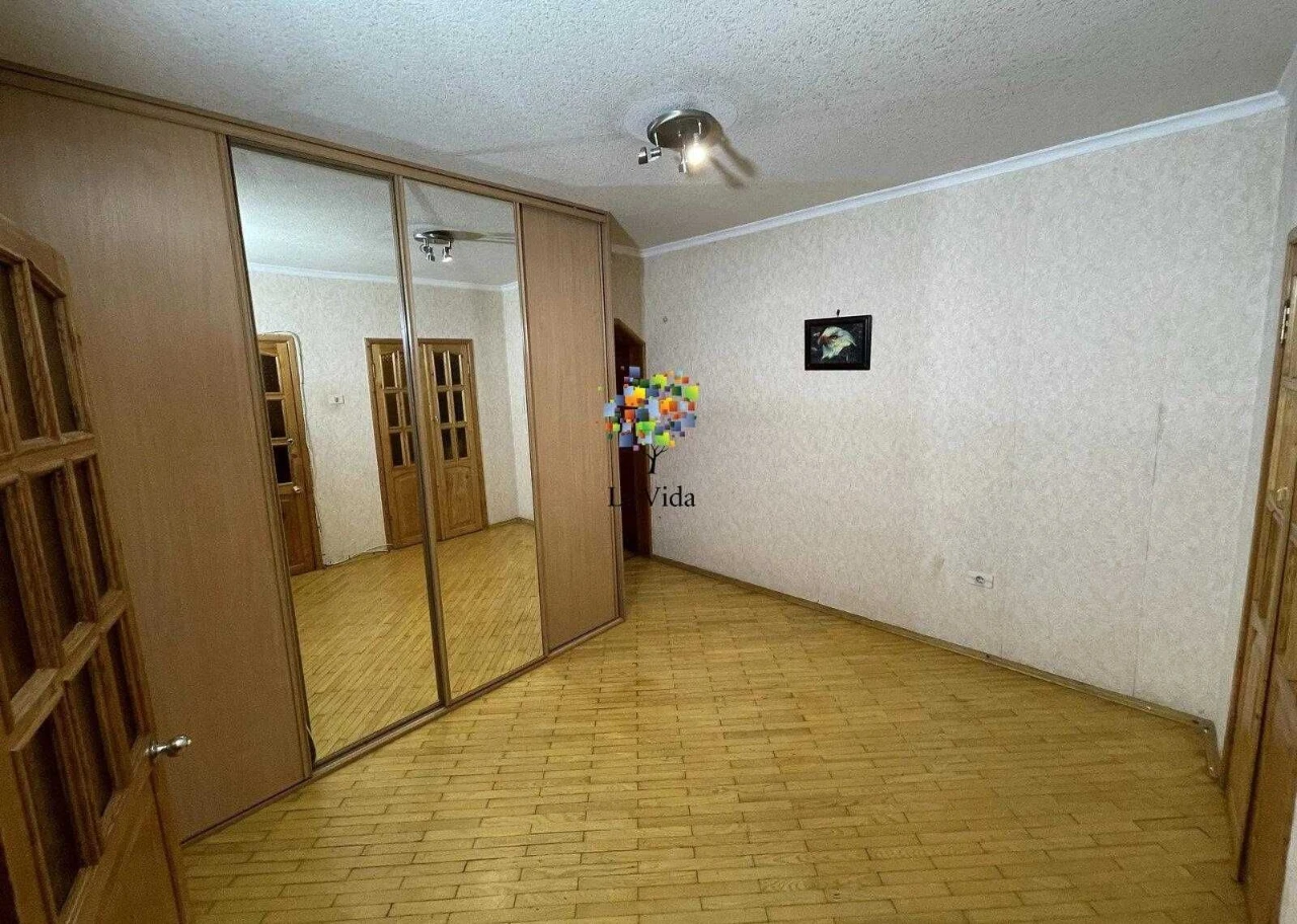 Продам 3к. квартиру вул. Срібнокільська, 16