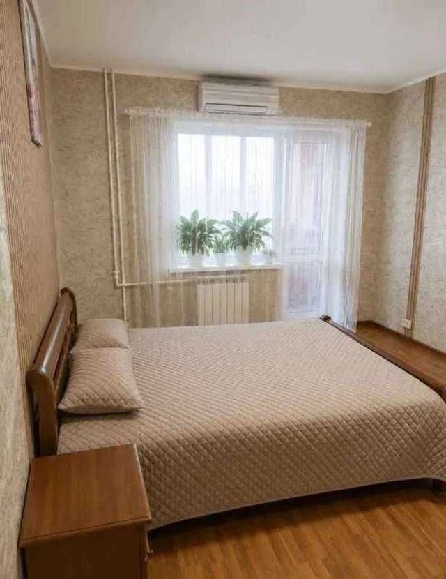Продам 2к квартиру 52 м.кв. З Ремонтом Ревуцького вул. 35, Х