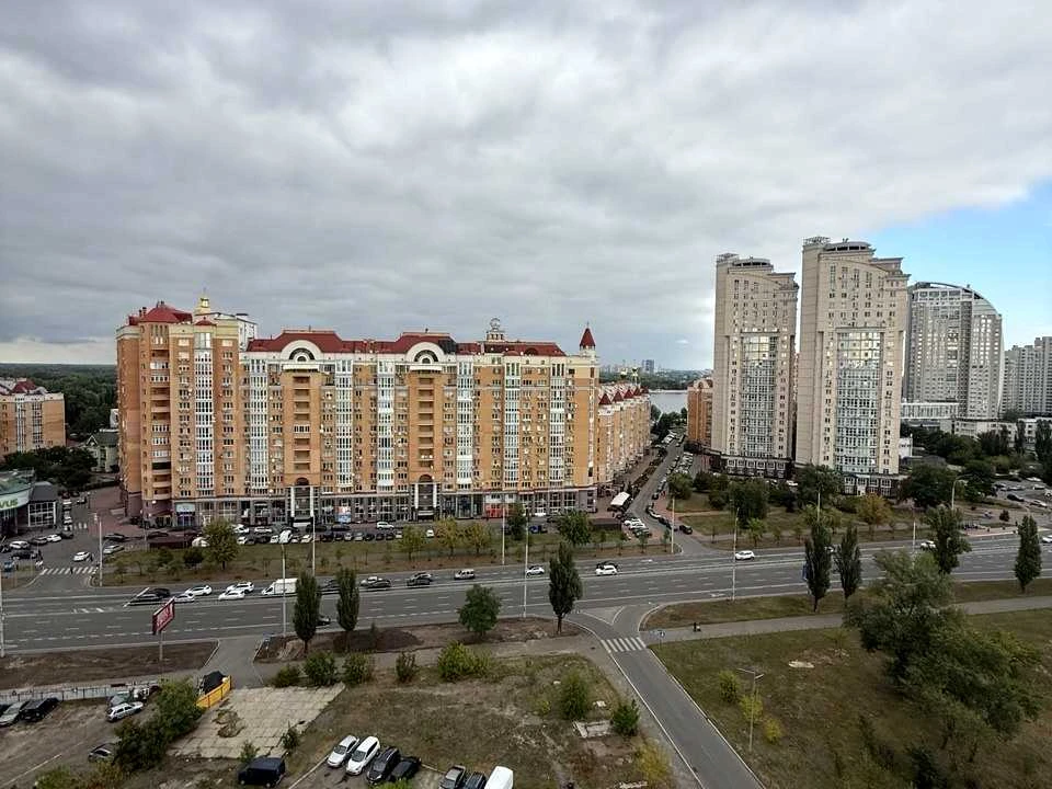 Квартира. Київ, Приозерна вул.