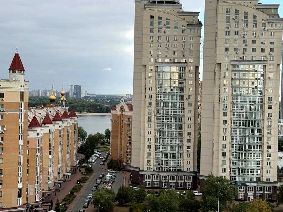 Квартира. Київ, Приозерна вул.