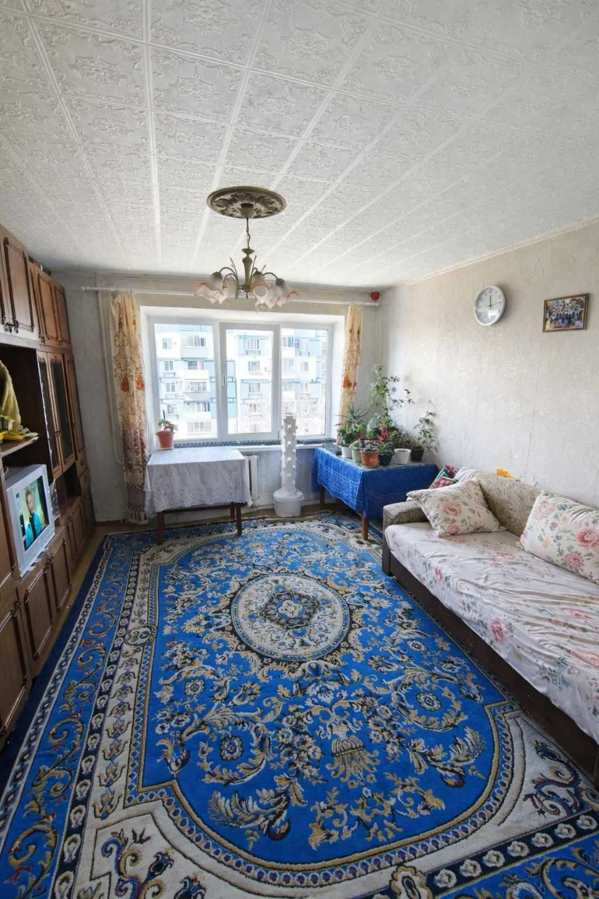 Продам 2К на Тополе-2 рядом с Сильпо и транспортом