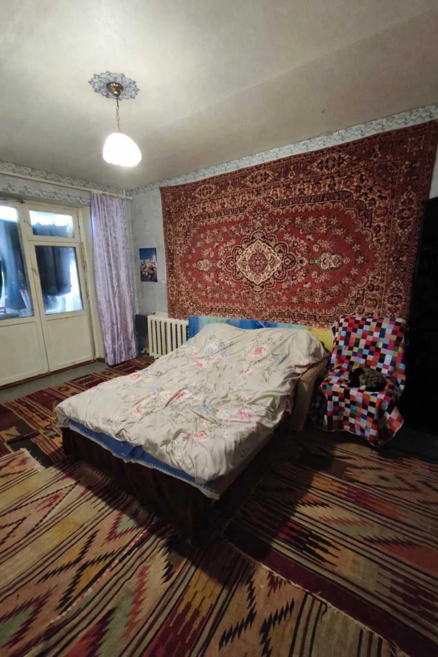 Продам 2К на Тополе-2 рядом с Сильпо и транспортом