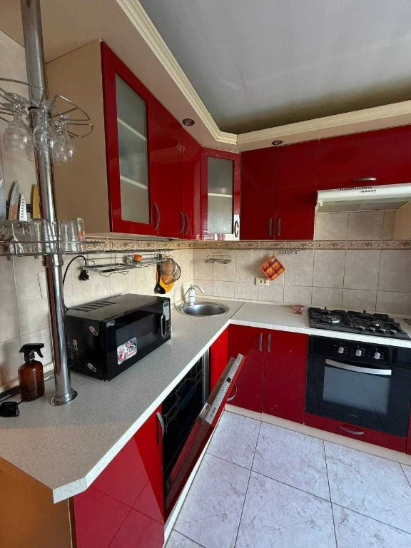 Продам 3к квартиру на Ж/М Тополя-3