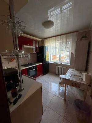 Продам 3к квартиру на Ж/М Тополя-3