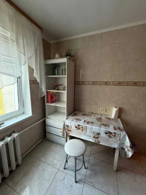 Продам 3к квартиру на Ж/М Тополя-3