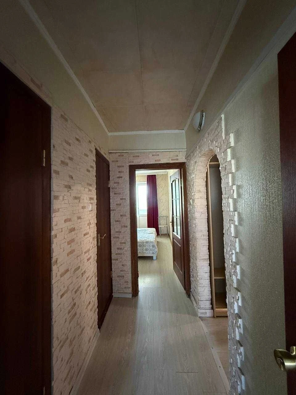 Продам 3к квартиру на Ж/М Тополя-3
