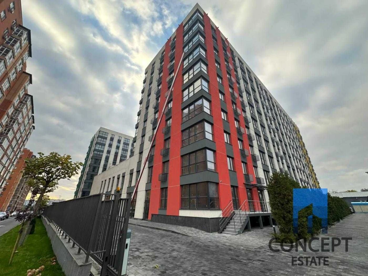 Продам просторную 2-к квартиру в ЖК Барвы Barvy Тополь Новос