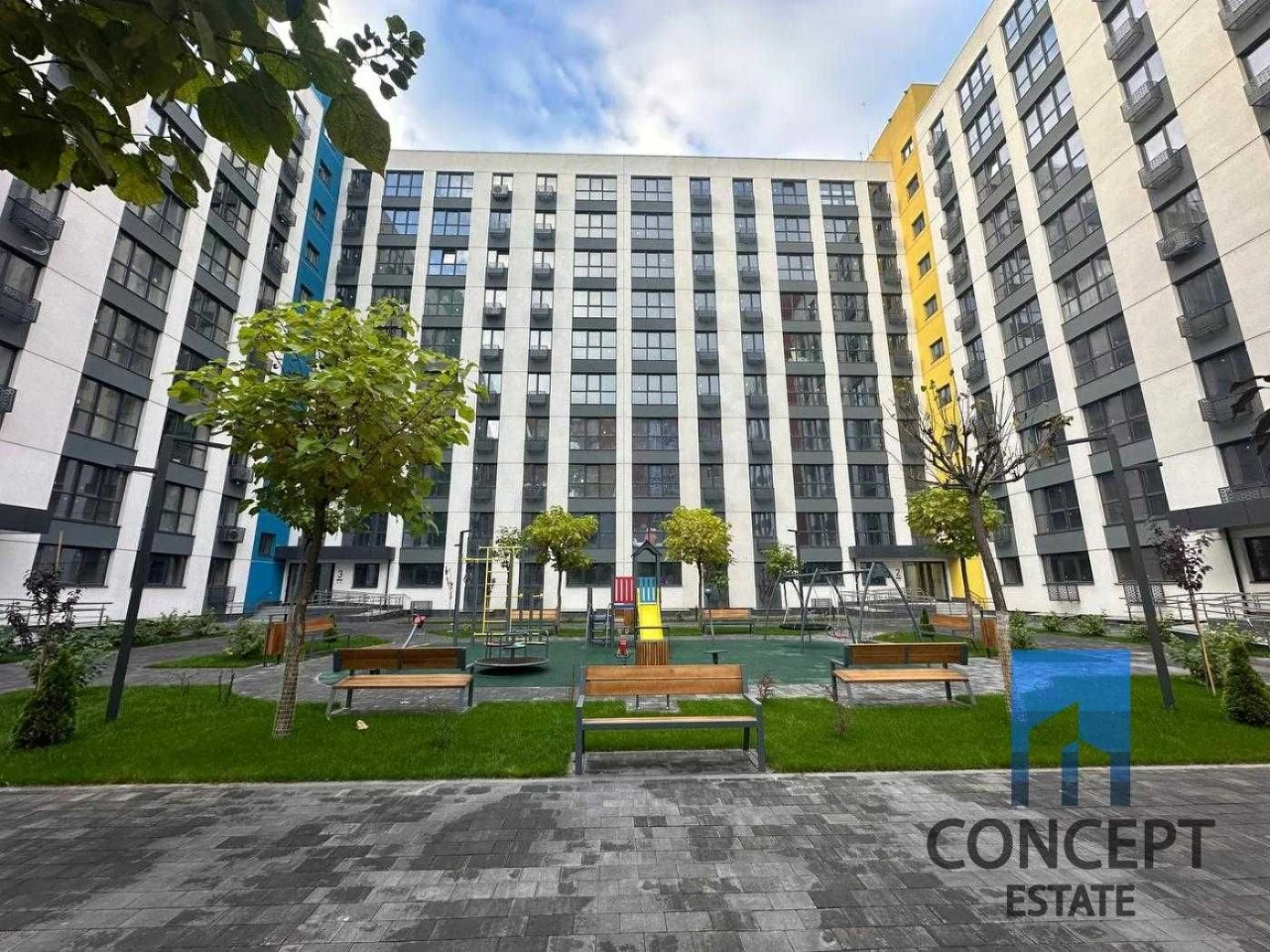 Продам просторную 2-к квартиру в ЖК Барвы Barvy Тополь Новос