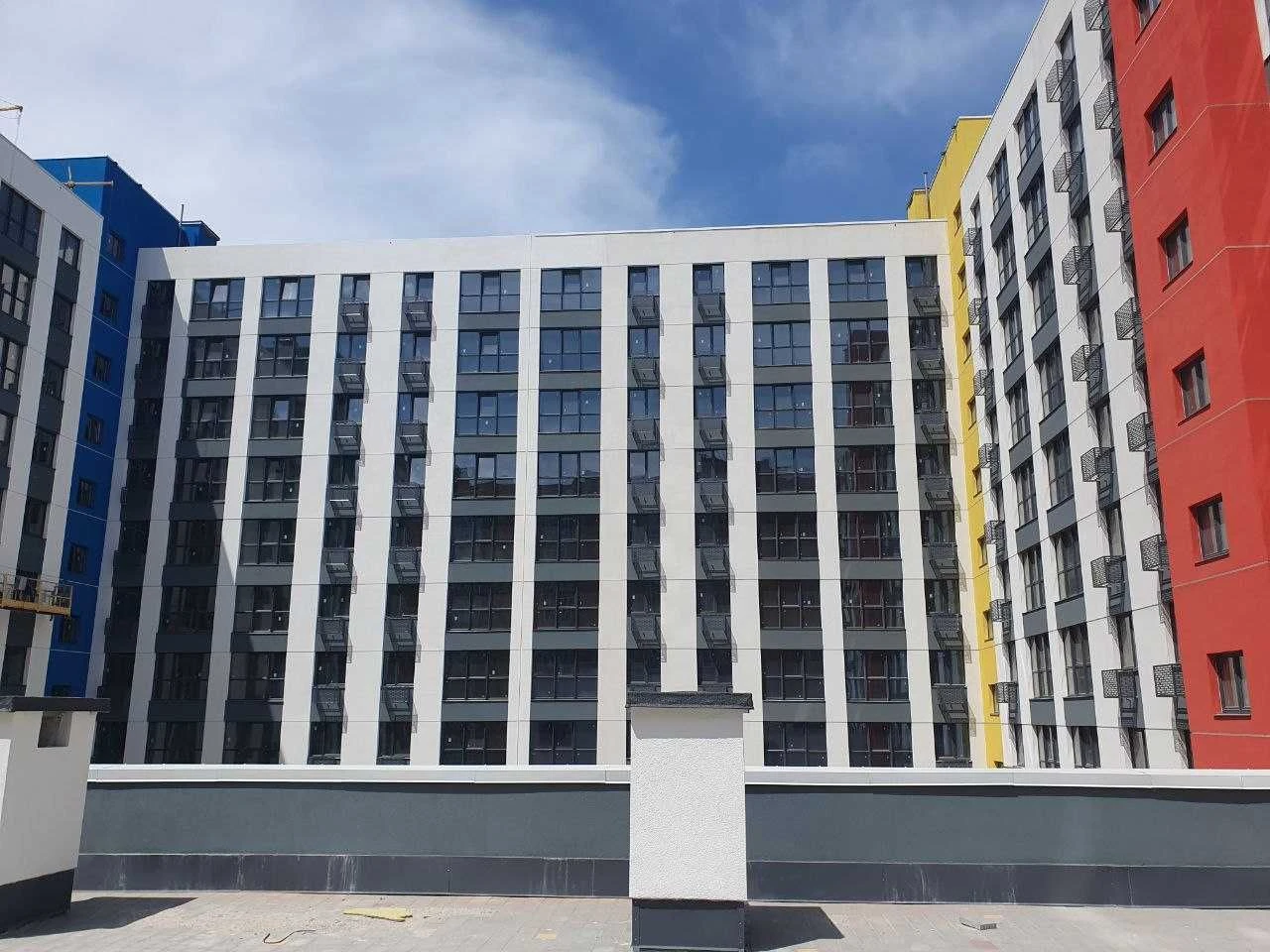 Продам просторную 2-к квартиру в ЖК Барвы Barvy Тополь Новос