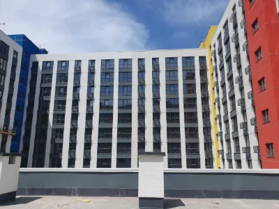 Продам просторную 2-к квартиру в ЖК Барвы Barvy Тополь Новос