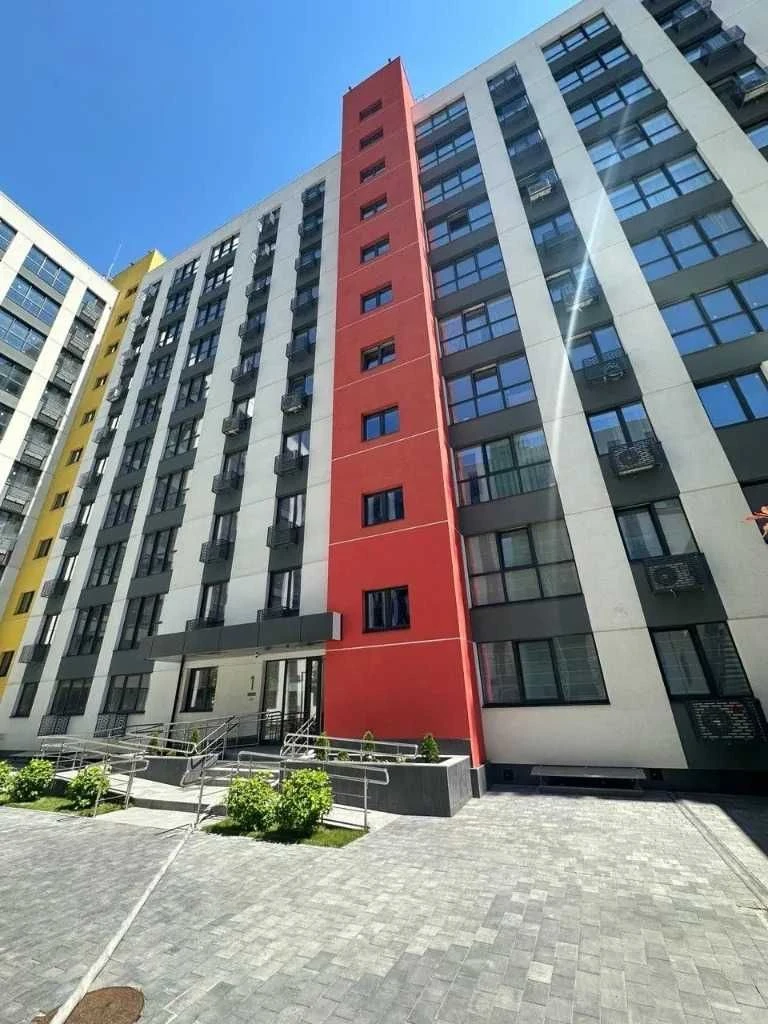 Продам просторную 2-к квартиру в ЖК Барвы Barvy Тополь Новос