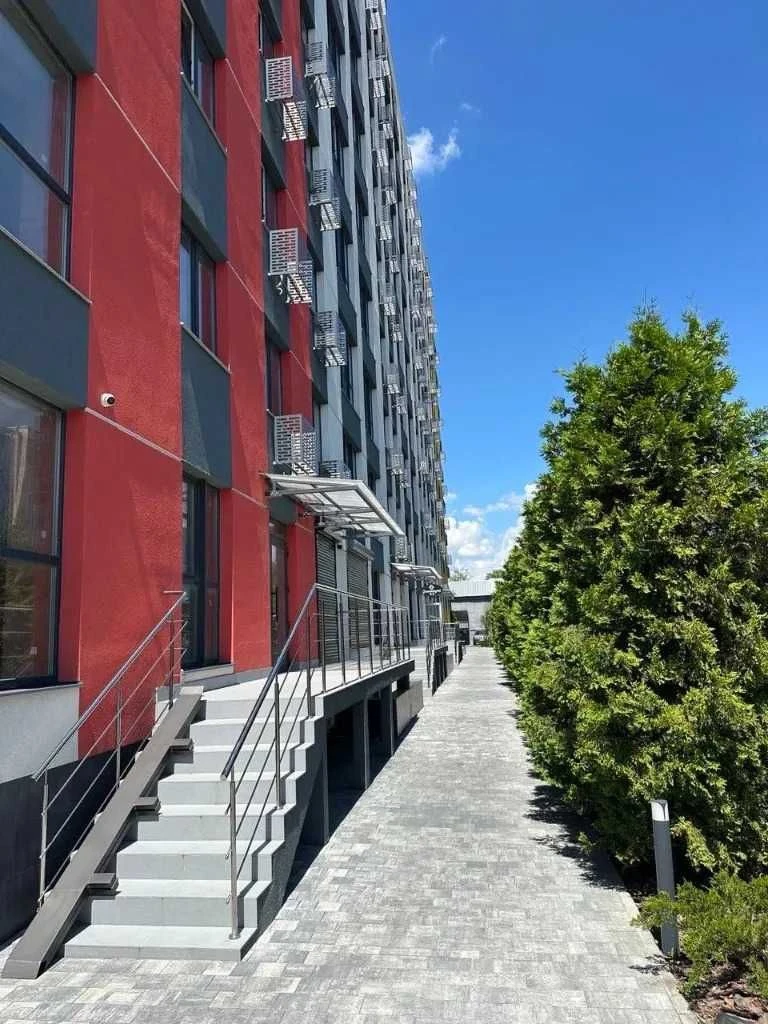 Продам просторную 2-к квартиру в ЖК Барвы Barvy Тополь Новос