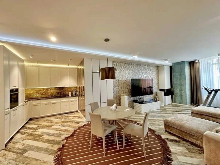 У продажу шикарна 3-кімнатна квартира ЖК Панорама.