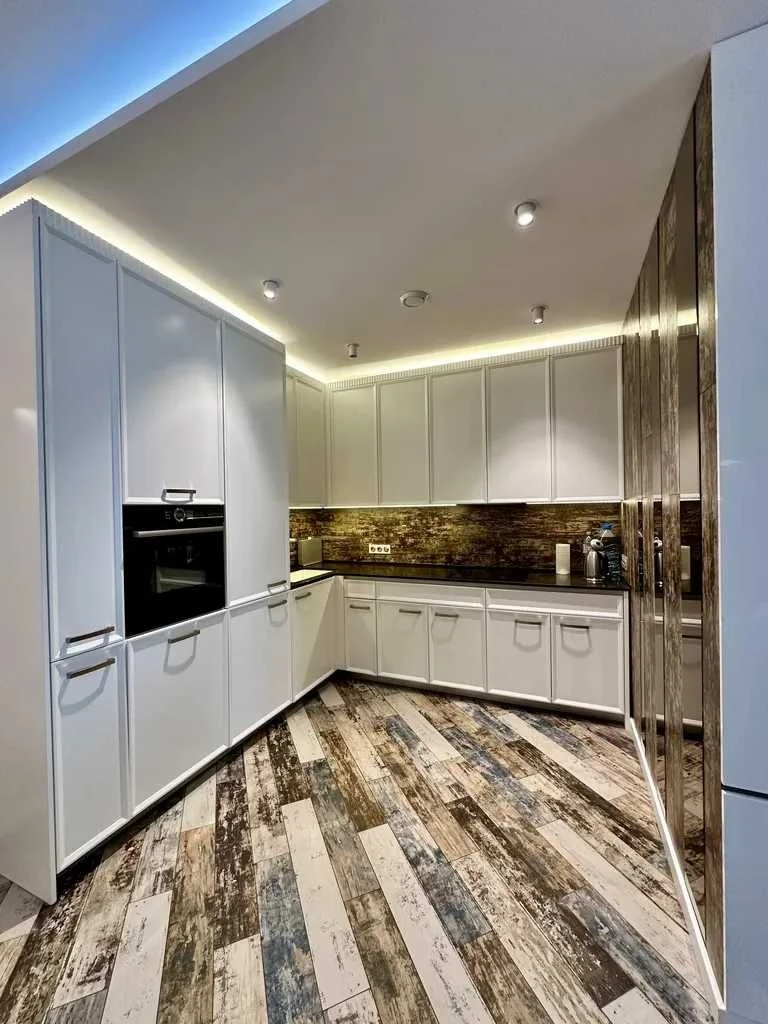 У продажу шикарна 3-кімнатна квартира ЖК Панорама.