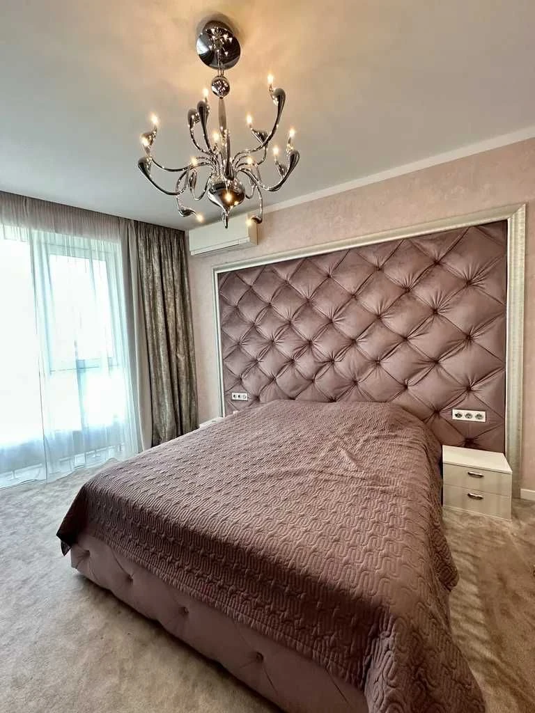 У продажу шикарна 3-кімнатна квартира ЖК Панорама.