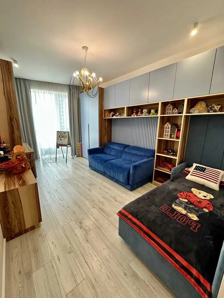 У продажу шикарна 3-кімнатна квартира ЖК Панорама.