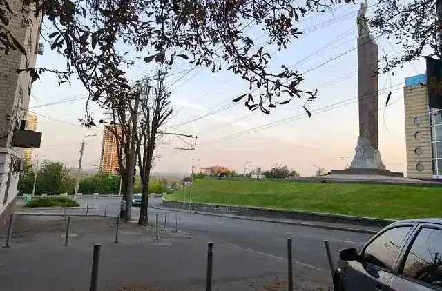 Продам светлую 2к квартиру на пр-т. Дмитрия Яворницкого,! На
