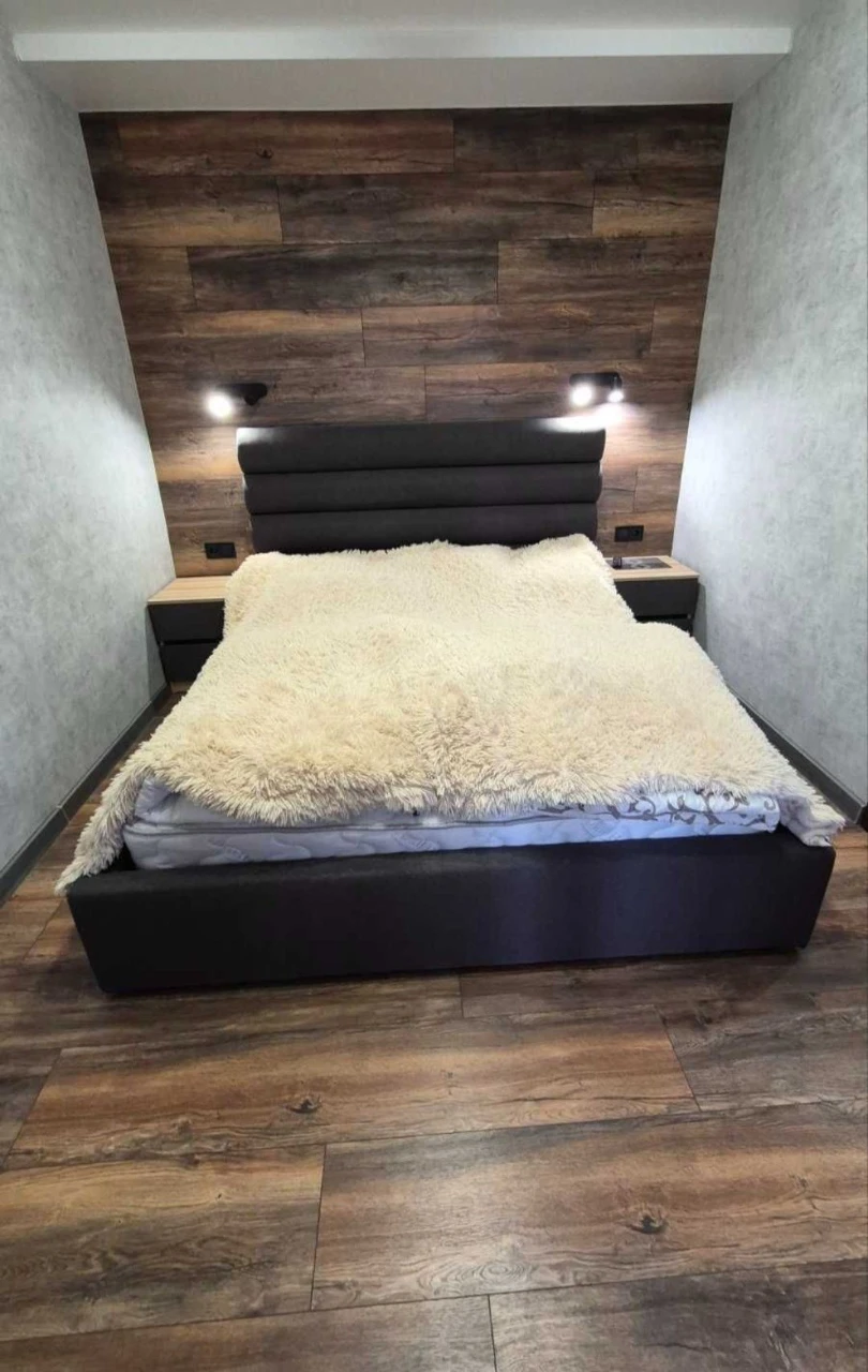 Продам 3х кім кв з ремонтом,Тополь. 4й поверх.Газ