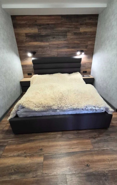 Продам 3х кім кв з ремонтом,Тополь. 4й поверх.Газ