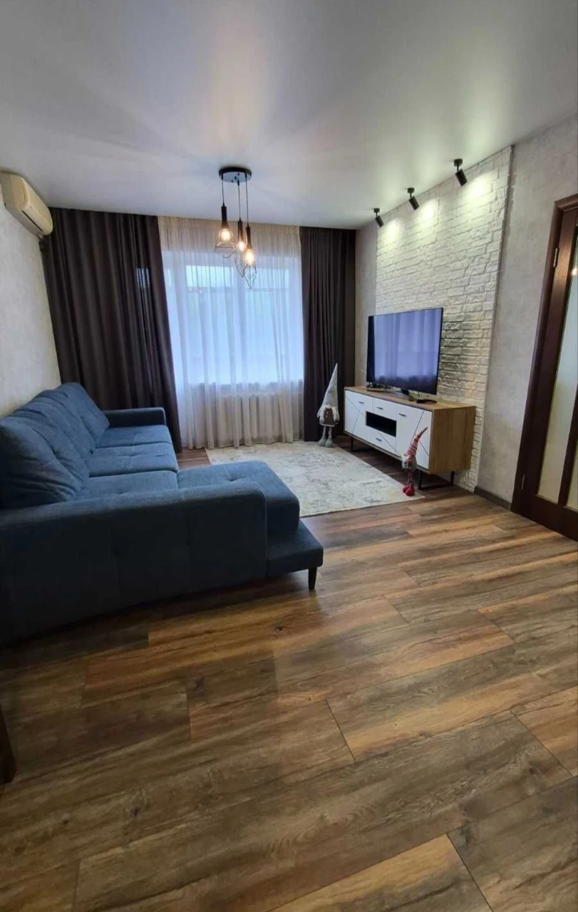 Продам 3х кім кв з ремонтом,Тополь. 4й поверх.Газ