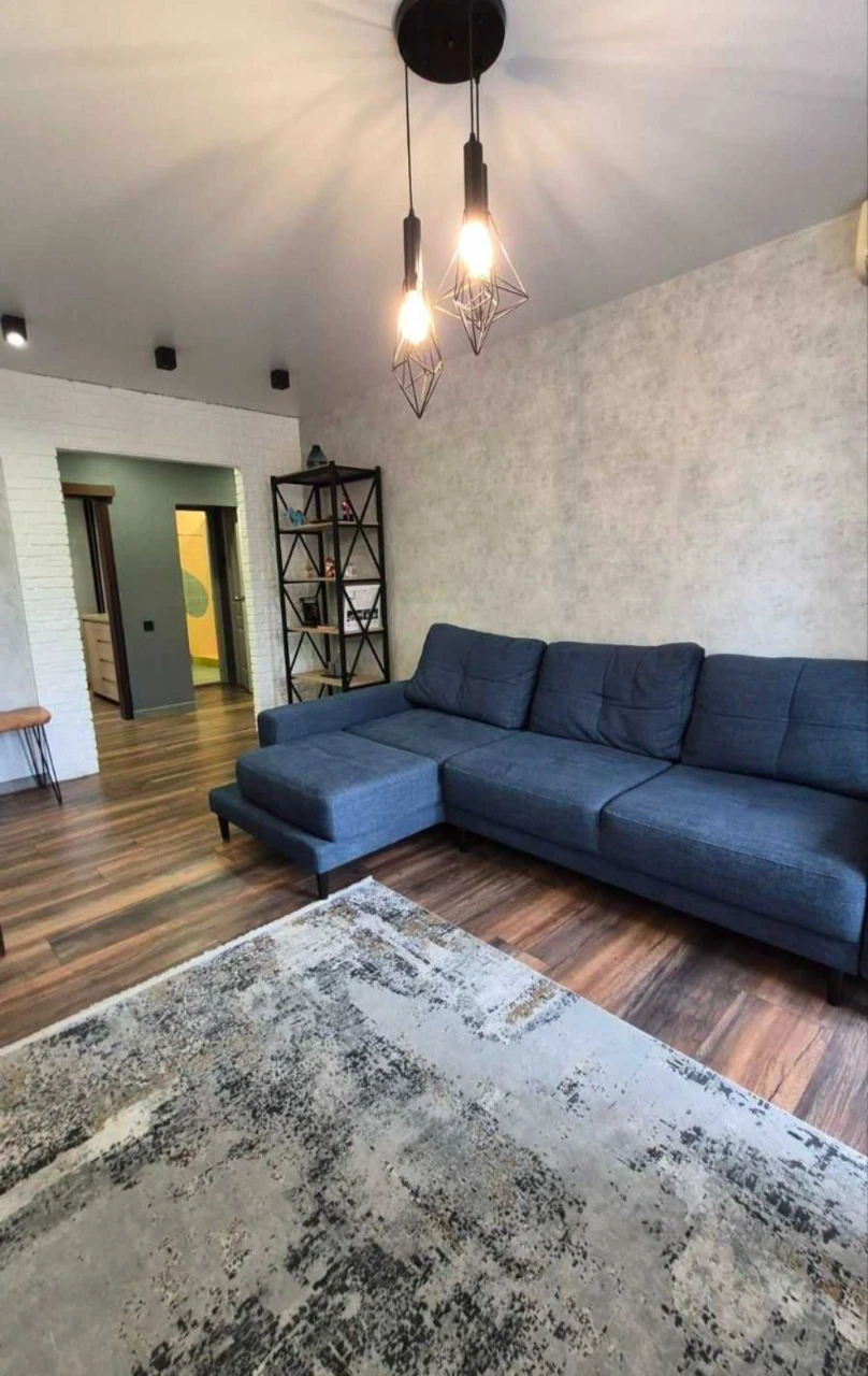 Продам 3х кім кв з ремонтом,Тополь. 4й поверх.Газ
