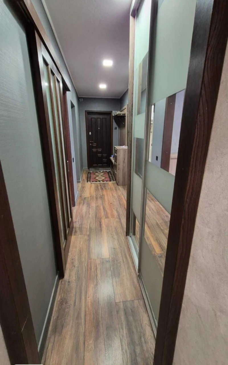 Продам 3х кім кв з ремонтом,Тополь. 4й поверх.Газ