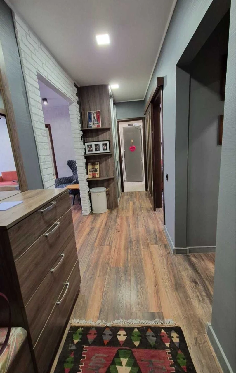 Продам 3х кім кв з ремонтом,Тополь. 4й поверх.Газ