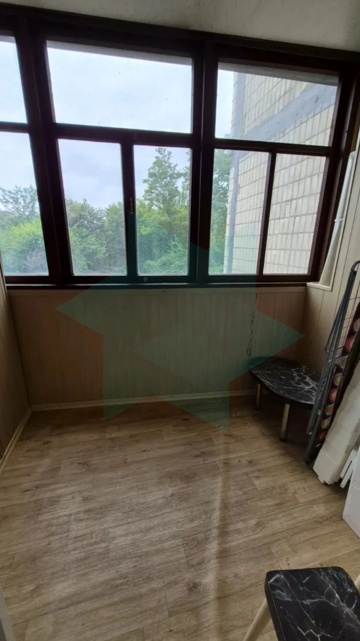 Продам 3х кім кв з ремонтом,Тополь. 4й поверх.Газ