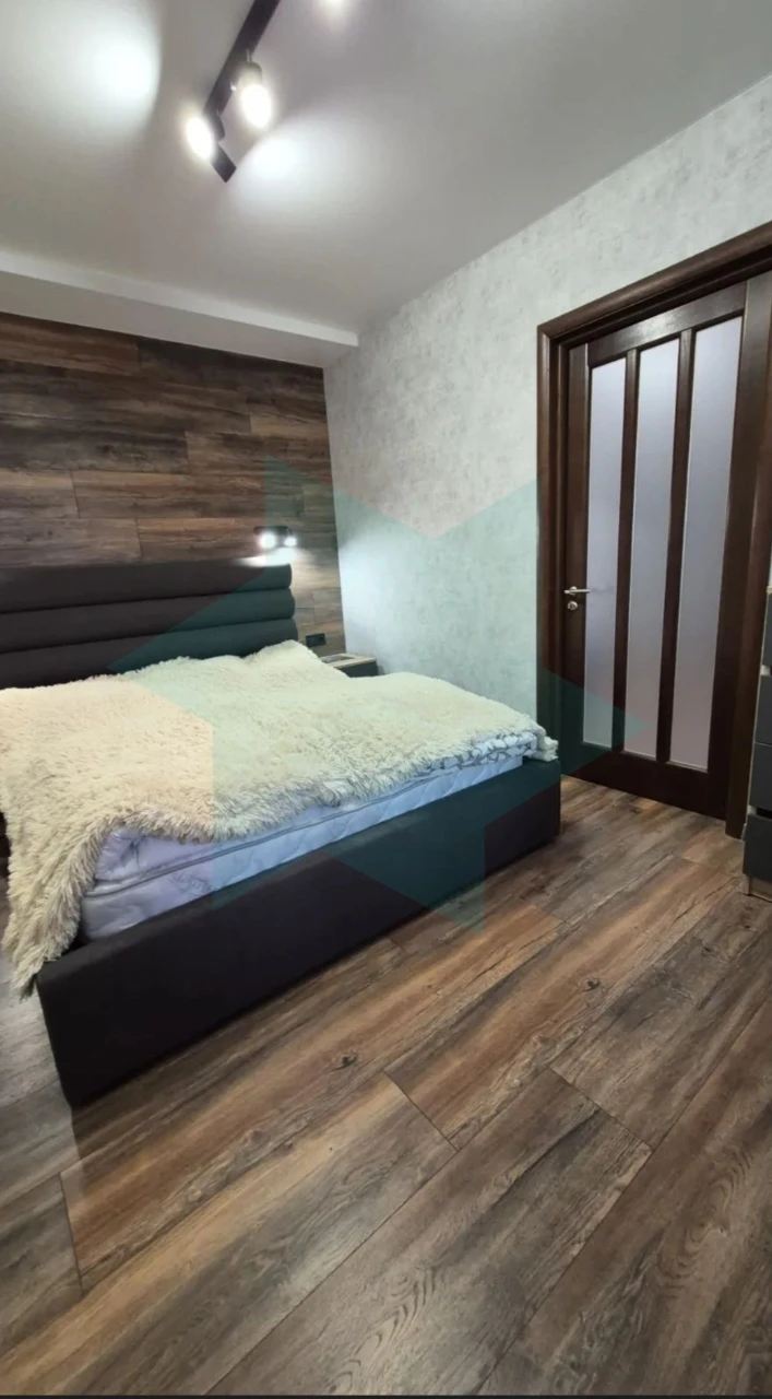 Продам 3х кім кв з ремонтом,Тополь. 4й поверх.Газ