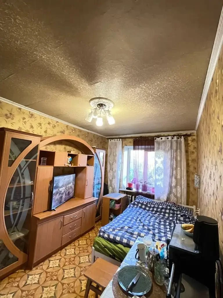 Продам простору 3-к квартиру ж/м Тополя-1 Запорізьке шосе 56