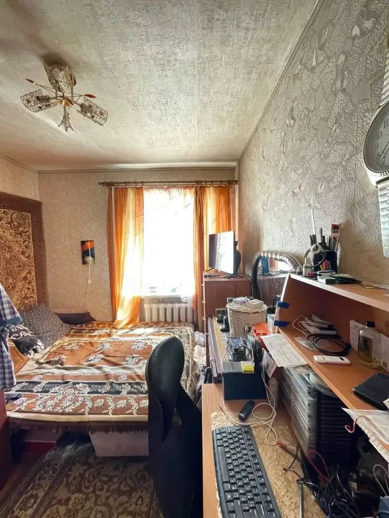 Продам простору 3-к квартиру ж/м Тополя-1 Запорізьке шосе 56