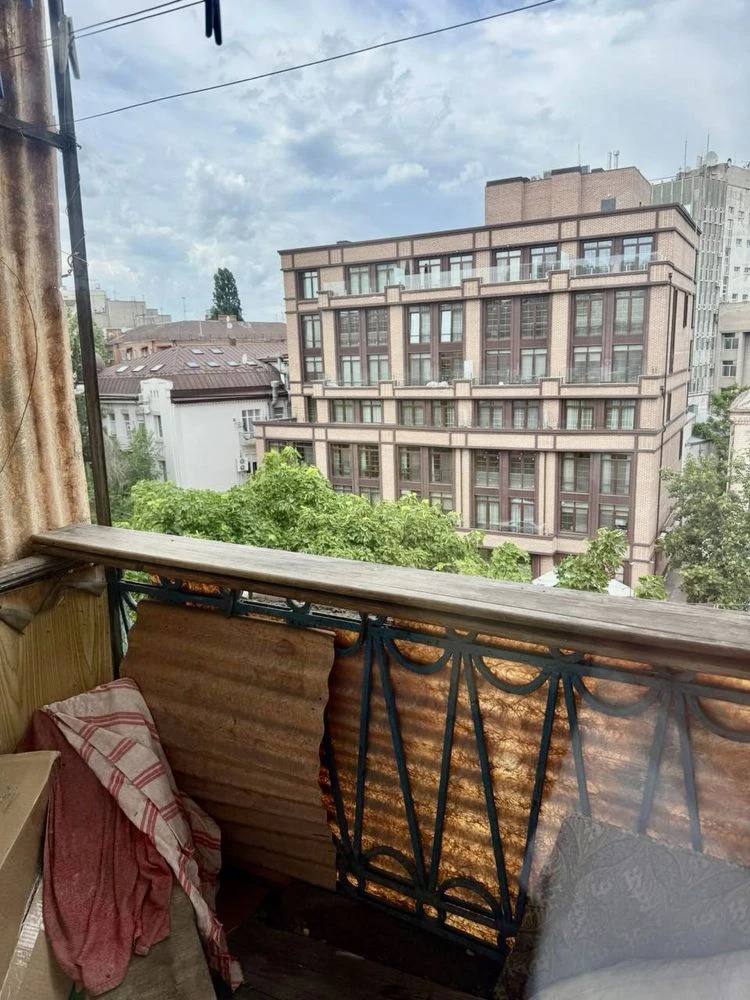 Продаж 2 х кімнатноі квартири в  центрі міста Дніпра