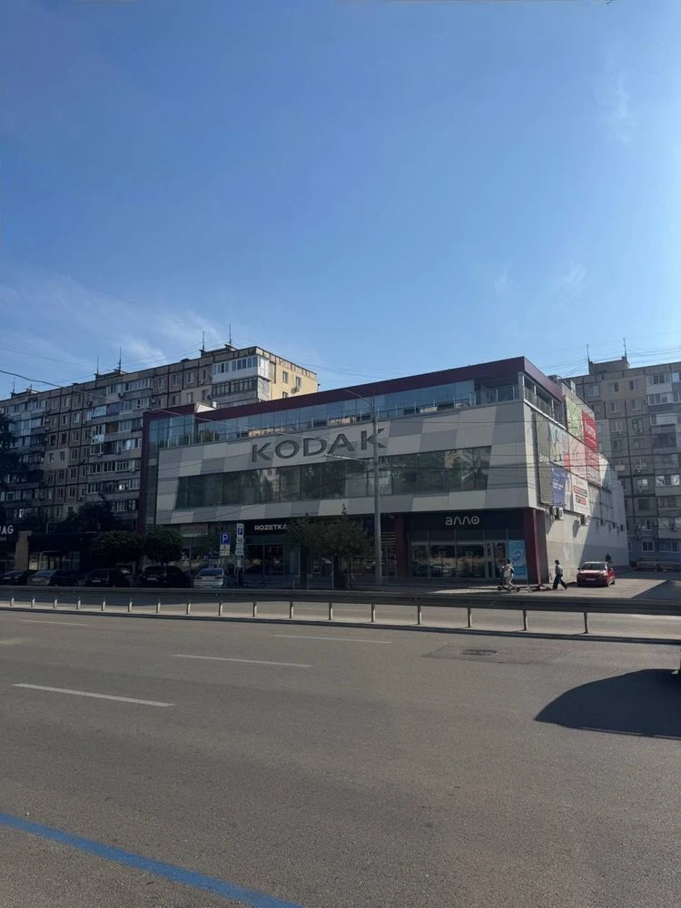 Продам 2-х ком на Победе-4 р-н ТЦ Кодак-Героев-3