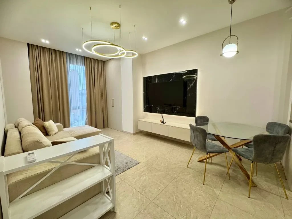 Продам 2-кімнатну квартиру, Центр, ЖК Geneve