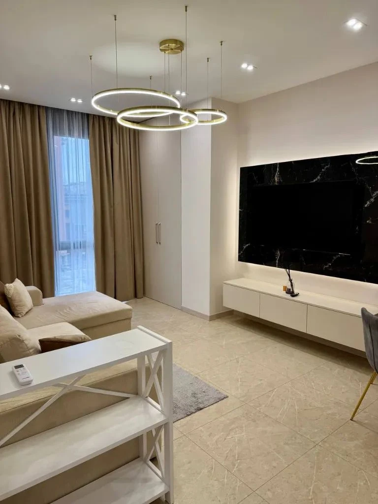 Продам 2-кімнатну квартиру, Центр, ЖК Geneve