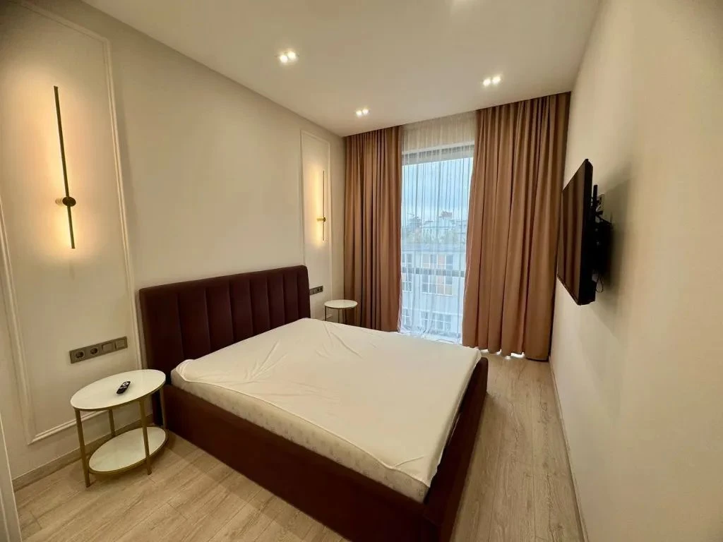 Продам 2-кімнатну квартиру, Центр, ЖК Geneve