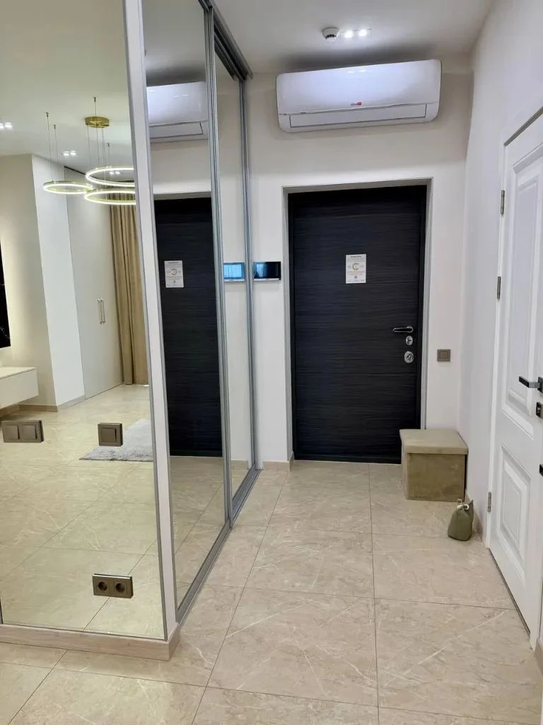 Продам 2-кімнатну квартиру, Центр, ЖК Geneve