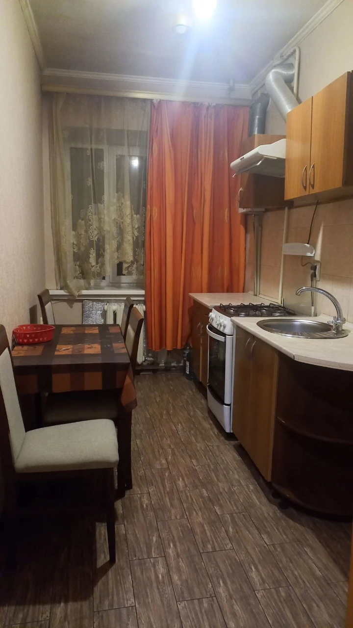 Продам 1к на Шмидта (Пушкина) свой двор,паркова,подсобка