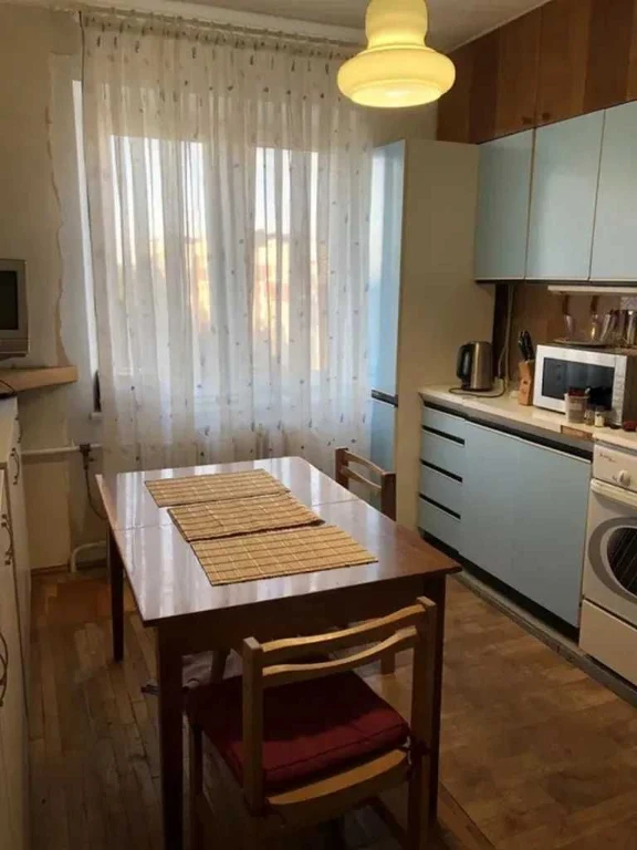 Продам 3 к.. квартиру на Соколе-2,  Бул.Славы, 9/9 эт, цена