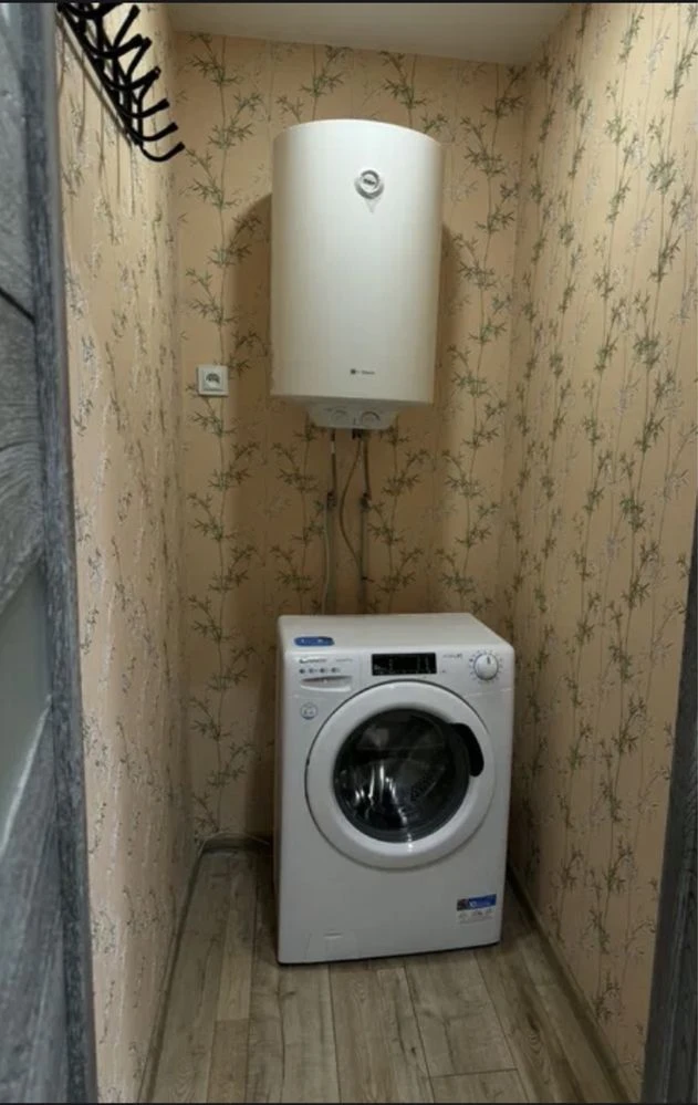 Продам 1 к квартиру. Вул. Зразкова. Новий капітальний ремонт
